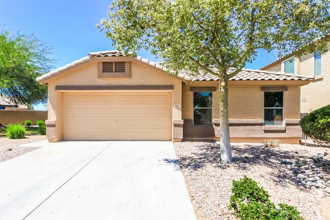 Building Photo - 992 E Saddle Way