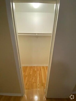 Building Photo - 3206 Lobit Dr