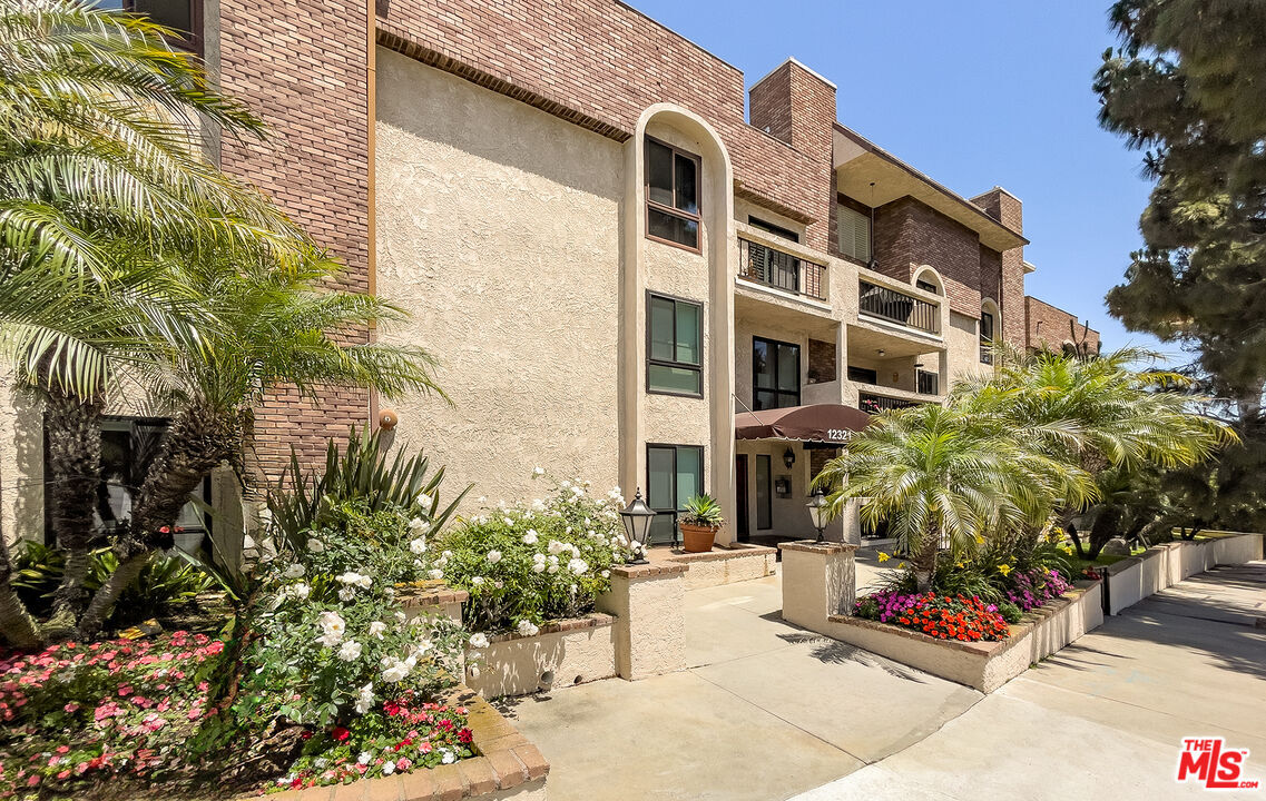 Foto principal - 12321 Ocean Park Blvd