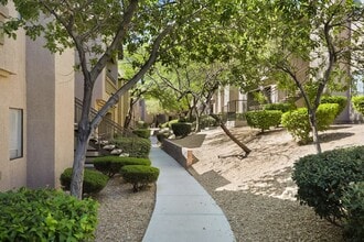Building Photo - 8250 N Grand Canyon Dr