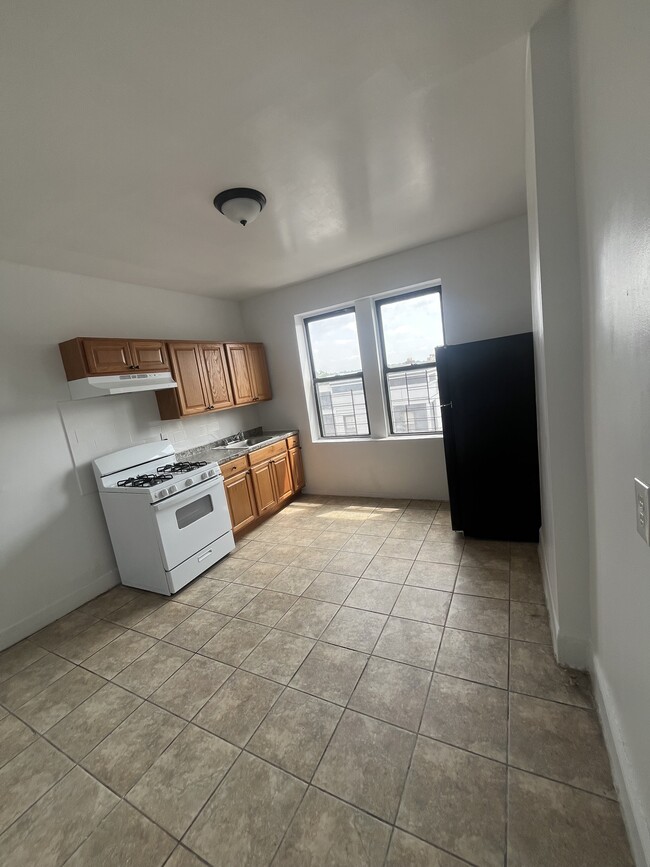 Building Photo - 29 Elmwood Ter