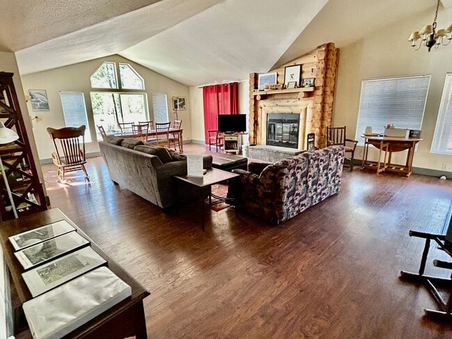 Building Photo - Secluded 2 Bedroom, 2 Bath Home on 40 Acre...
