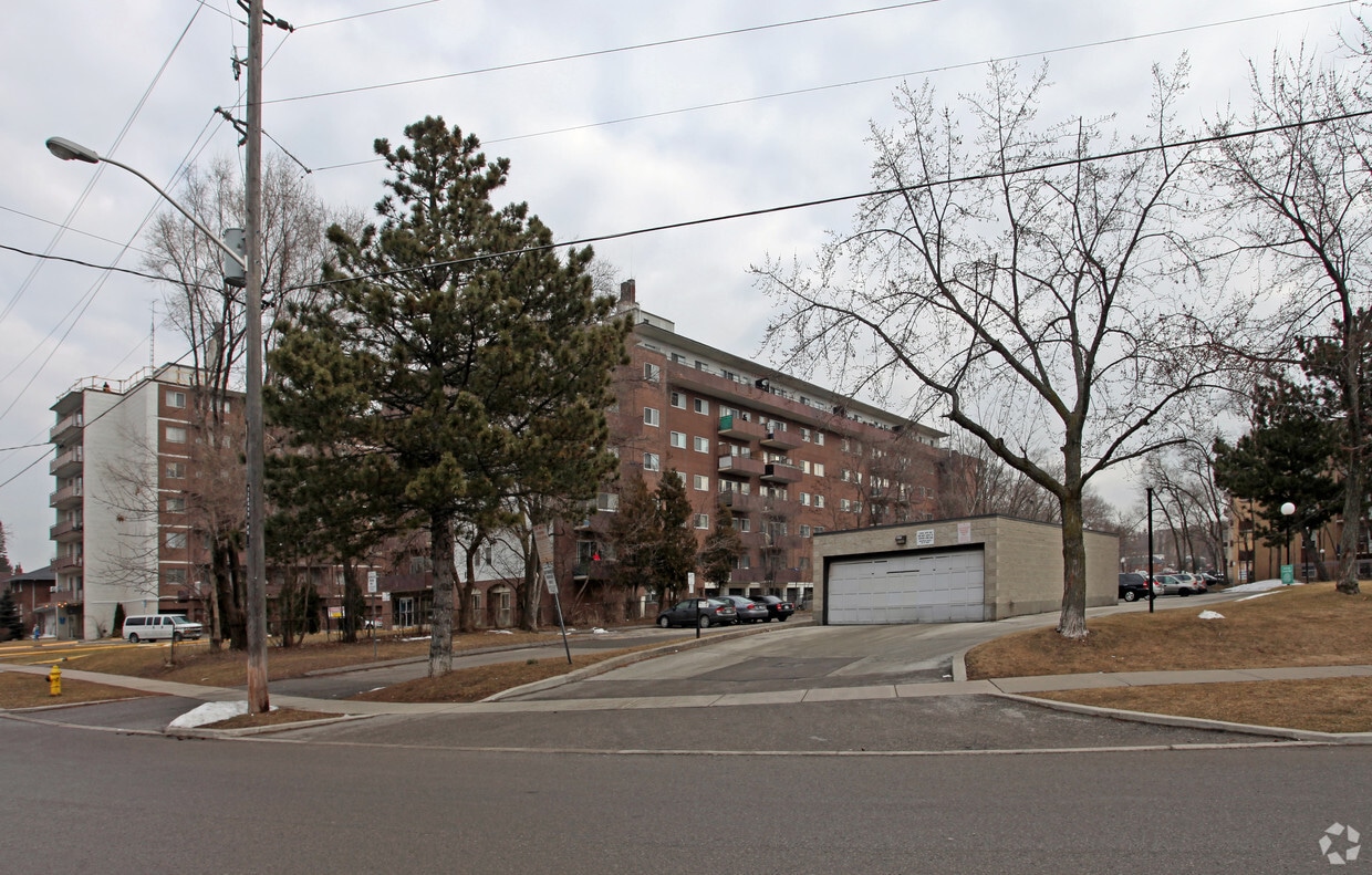 Building Photo - 15 Rosemount Dr