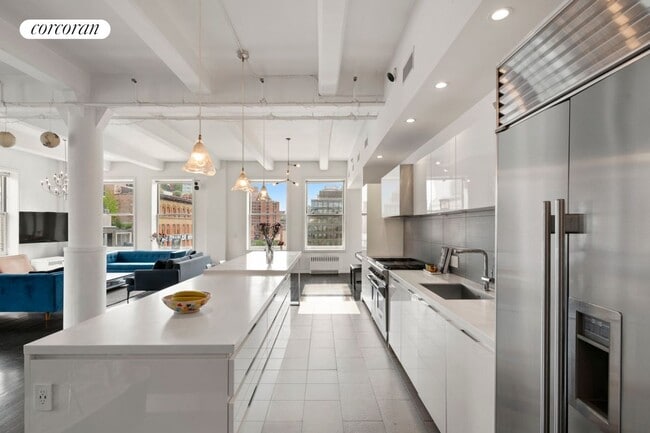 Building Photo - 161 Hudson St