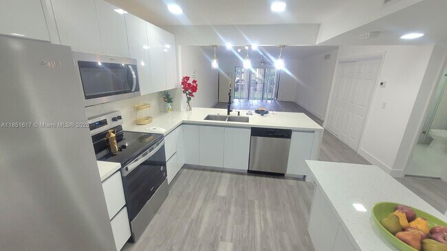 Foto del edificio - 428 Lakeview Dr