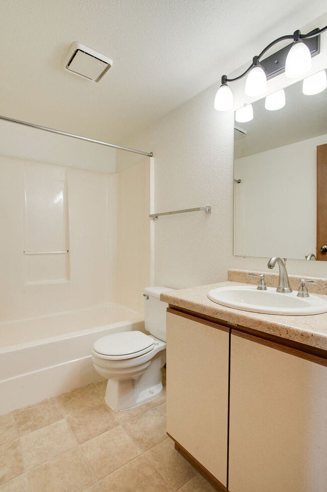 Building Photo - Ridgewood Apartments