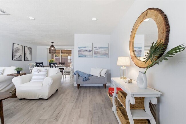 Foto del edificio - 7608 Sue Ellen Dr