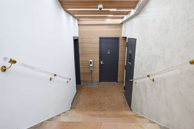 Foto del edificio - 244 E 75th St