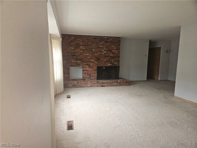 Foto del edificio - 7010 Carriage Hill Dr