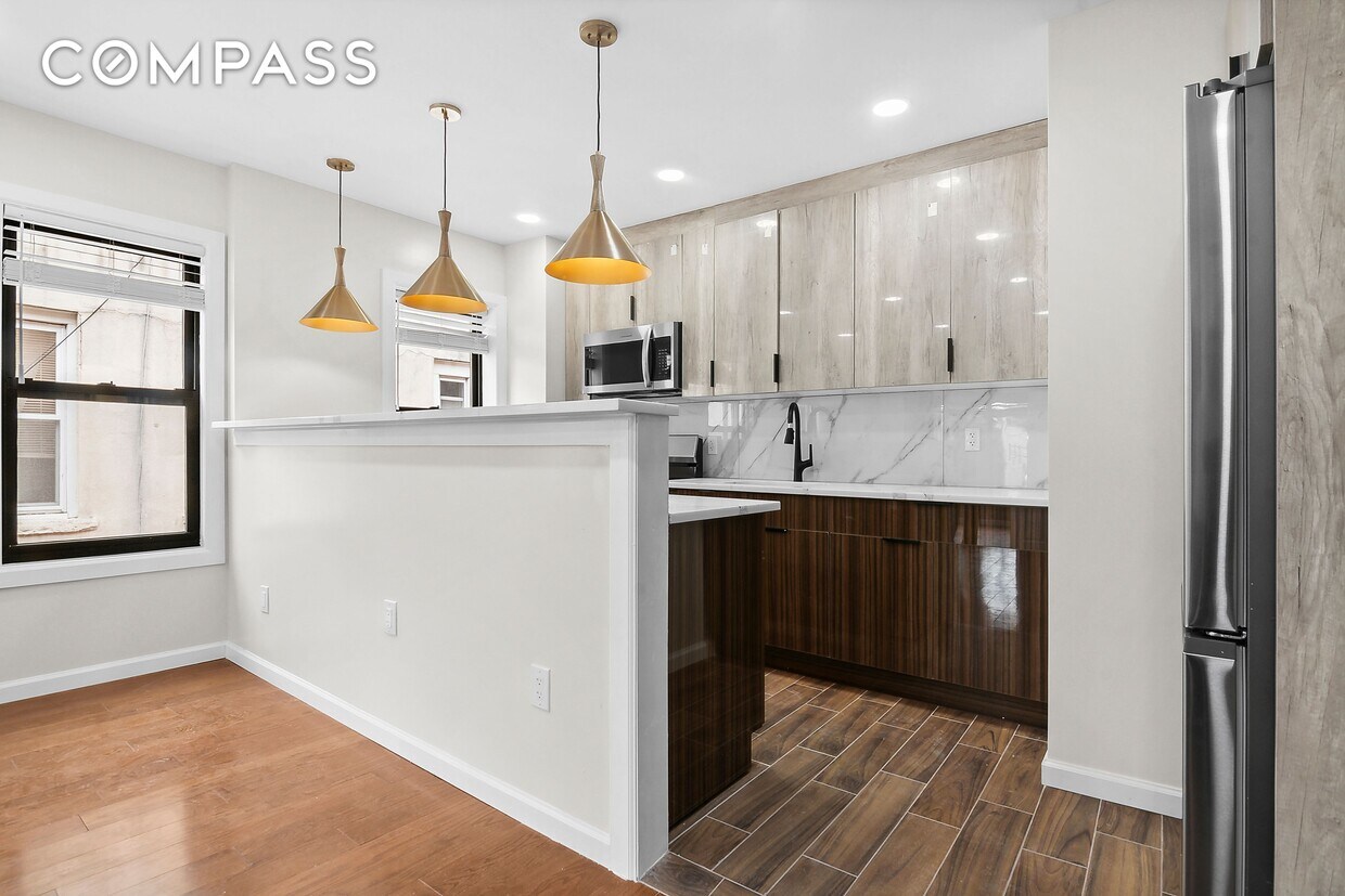 223131 Crescent St, Queens, NY 11105 Townhome Rentals in Queens NY