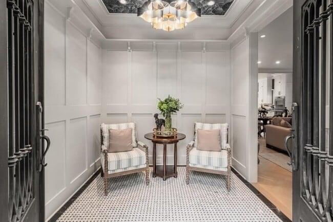 Building Photo - 407 8th St NE