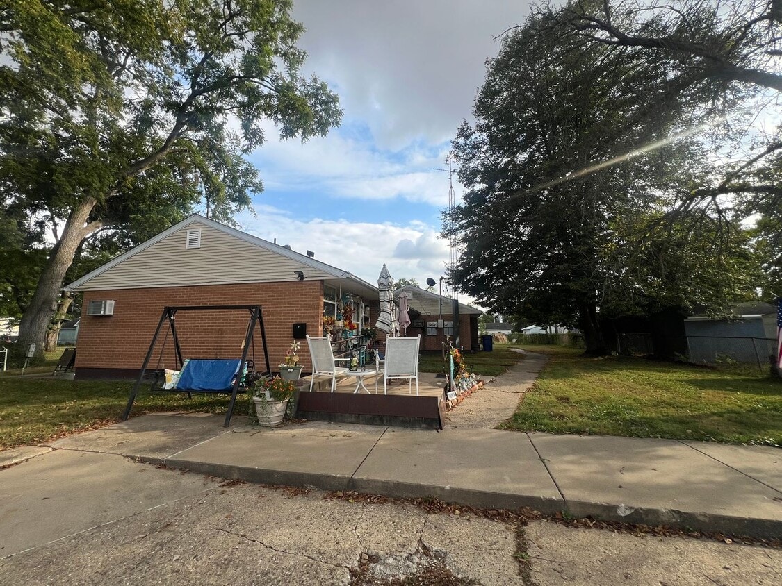 Primary Photo - 103 Chestnut St