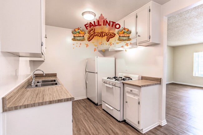 2 BR , 1 BA - Kitchen - Petrol East