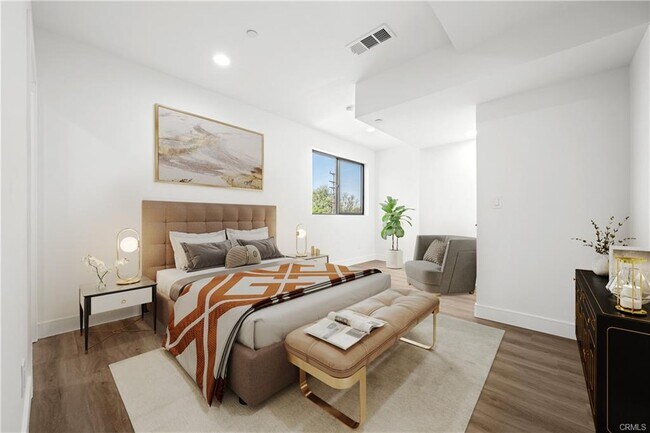 Building Photo - 6704 1/2 Kester Avenue, Los Angeles, CA 91...