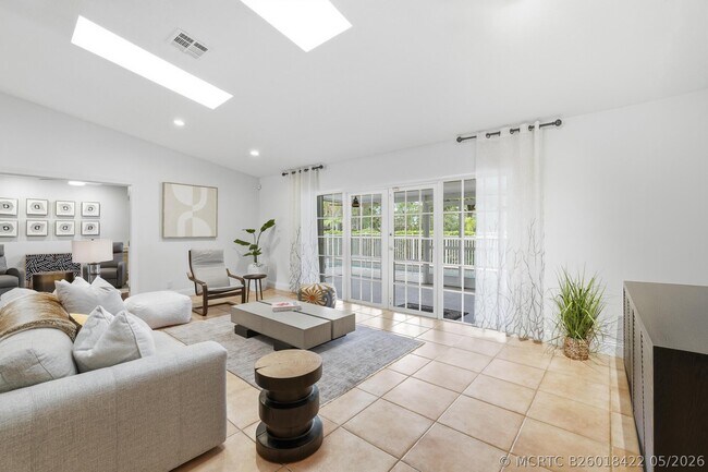 Foto del edificio - 13684 Exotica Ln