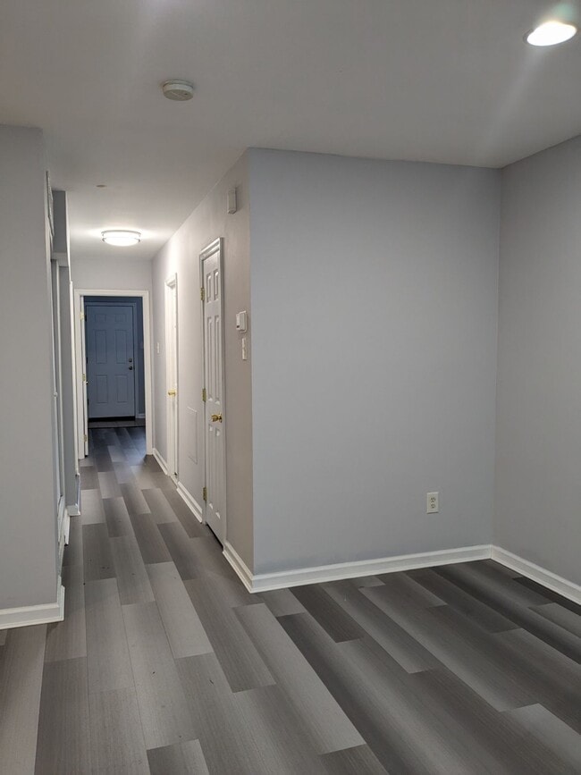 Foto del edificio - 9457 Ashton Rd