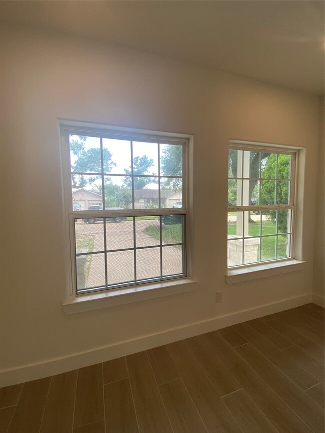 Building Photo - 8502 Alcott Dr