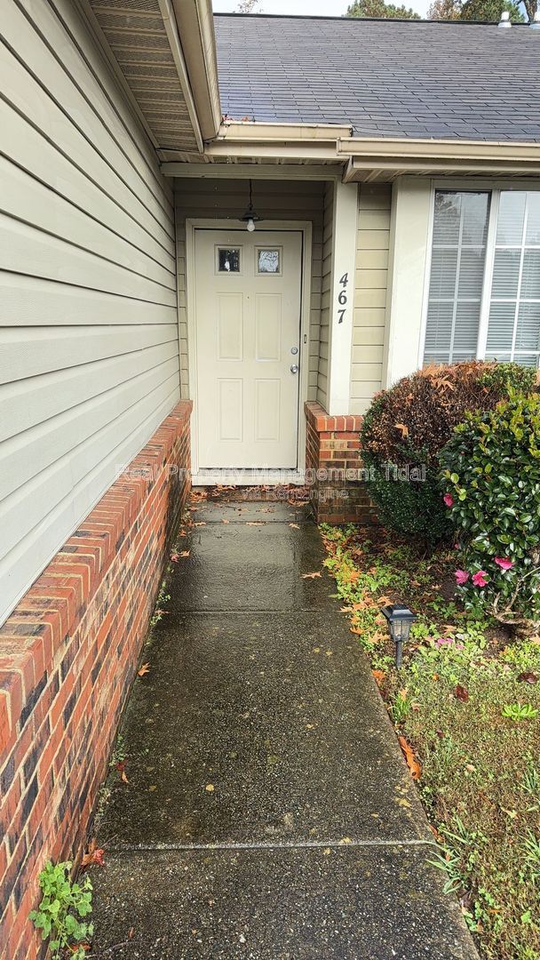 Foto del edificio - 467 Springmont Ct