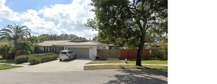 Building Photo - 6020 SW 17th Ct