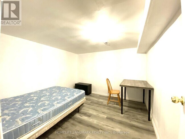 Photo du bâtiment - 74 Millhouse Crescent