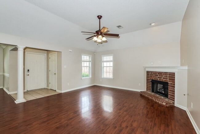 Building Photo - 10255 Green Moss Dr S