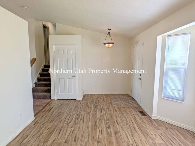 Foto del edificio - Updated 4 Bed, 2 Bath SFH