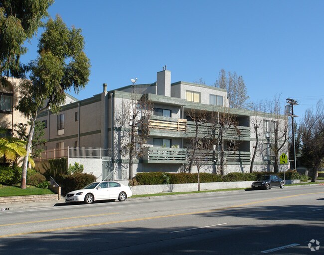 Building Photo - Laurelwood Apartments