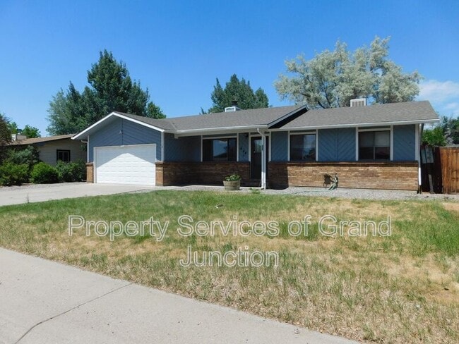 Photo - 644 Starlight Dr House
