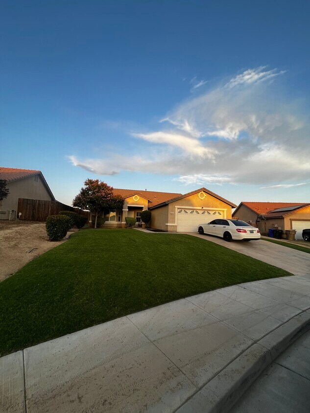 8524 Andromeda Ln, Bakersfield, CA 93306 House Rental in Bakersfield, CA