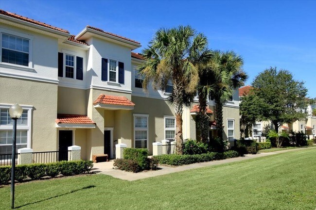 Building Photo - 2373 Lake Debra Dr