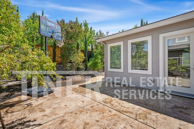 Building Photo - 949 Station House Ln