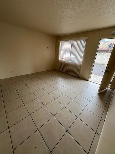 Foto del edificio - 224 E Granger Ave