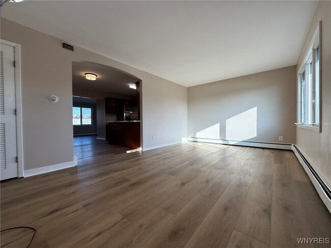 Foto del edificio - 107 Revere Rd