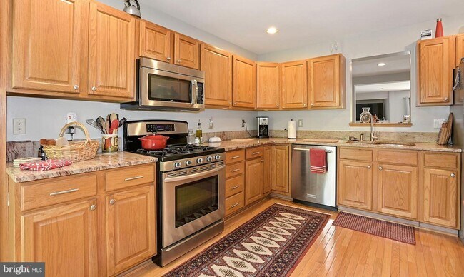 Building Photo - 12062 Edgemere Cir