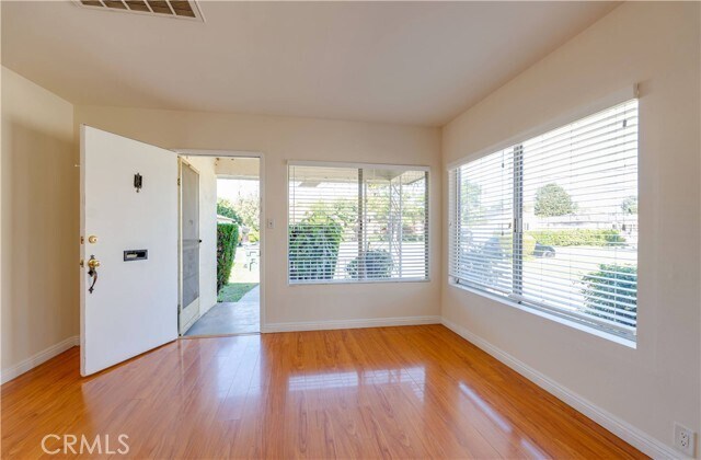 Foto del edificio - 9816 Key W St