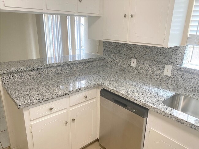 Foto del edificio - 1403 Blalock Rd