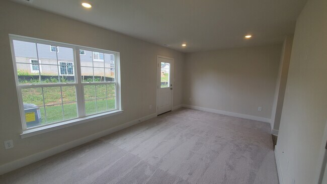 Building Photo - 1255 Greylock Ln