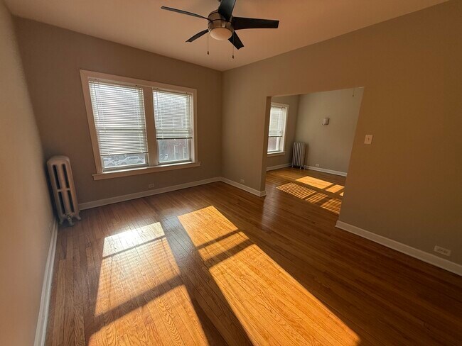 Foto del edificio - 838 E 53rd St