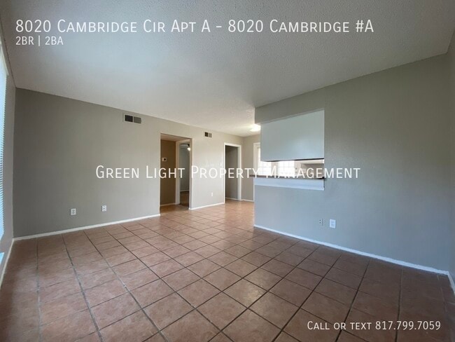 Foto del edificio - 8020 Cambridge Cir