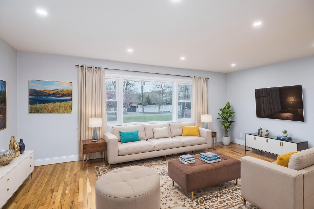living room idea - 465 Washington Blvd