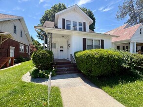 Building Photo - 40 W Caracas Ave