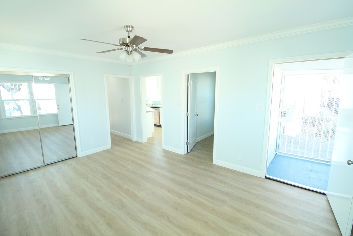 Foto principal - 5100 Washington Blvd