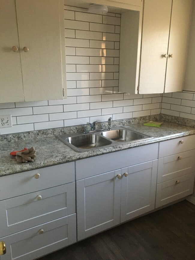 Foto del edificio - 4859 E Waverly St