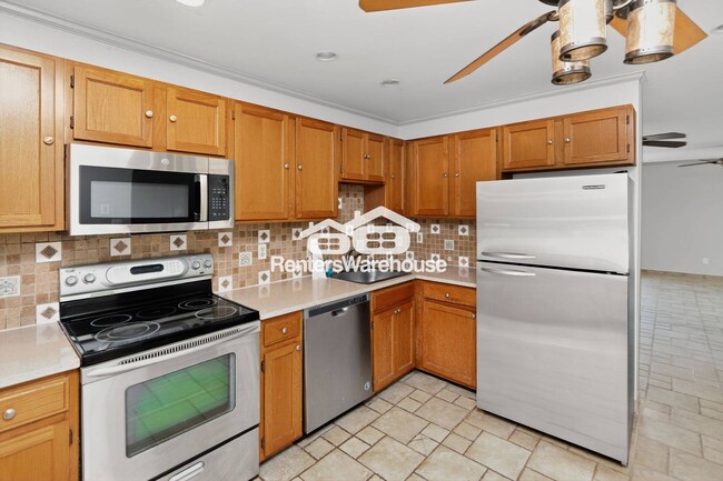 Building Photo - 16329 Taconic Cir