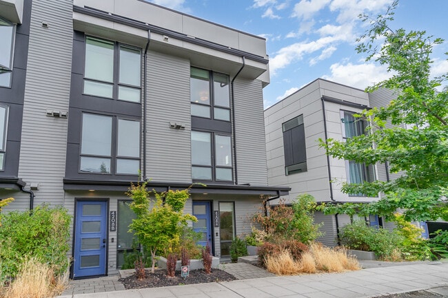 Building Photo - 4208 Evanston Ave N