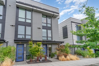 Building Photo - 4208 Evanston Ave N