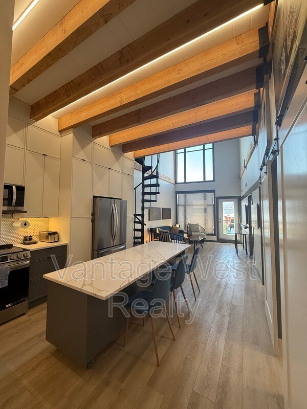 Photo du bâtiment - 654-654 Cook Rd