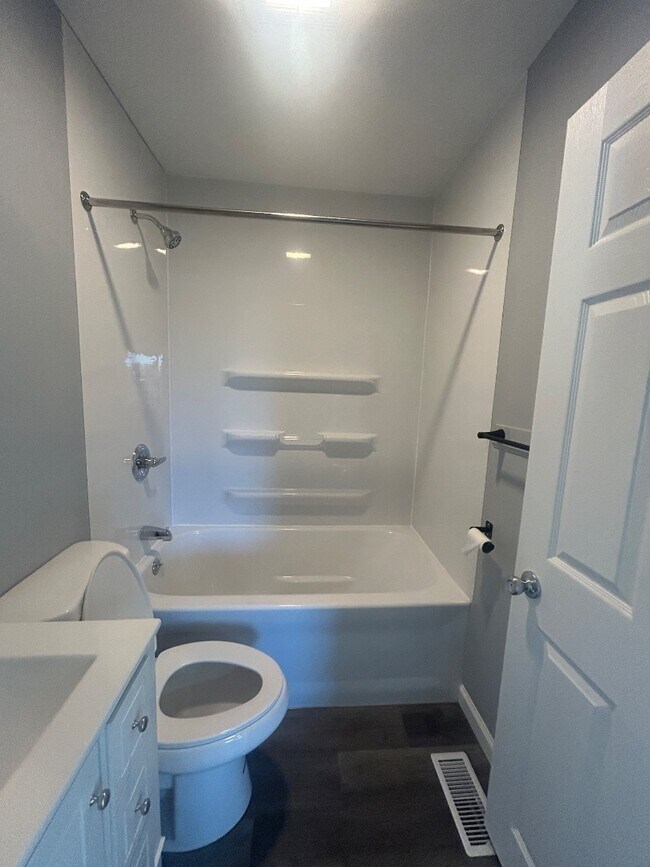 Foto del edificio - 6115 Noble Ave