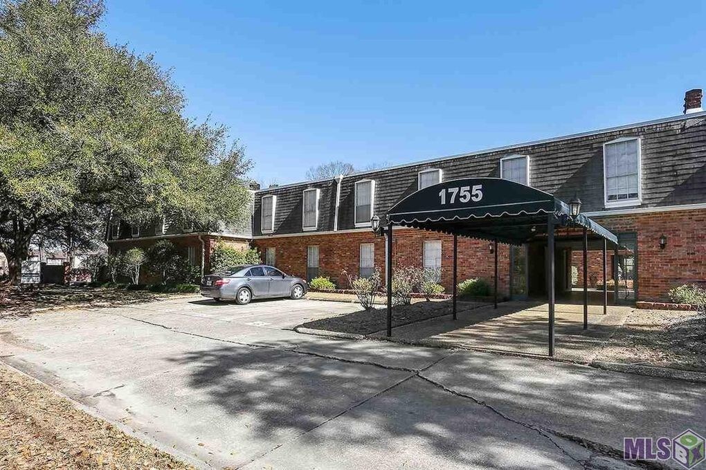 Front exterior - 1755 College Dr