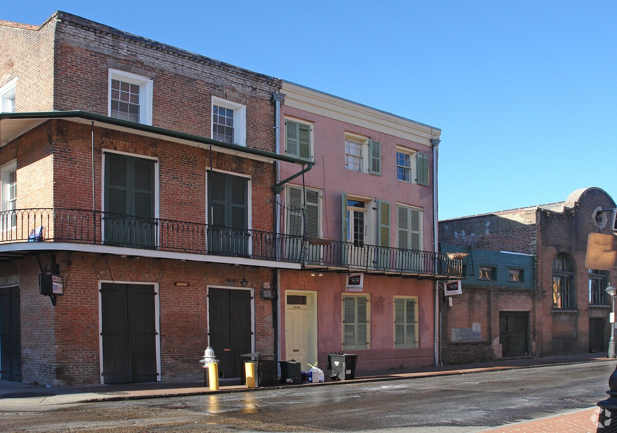 Building Photo - 1002 Bienville Ave